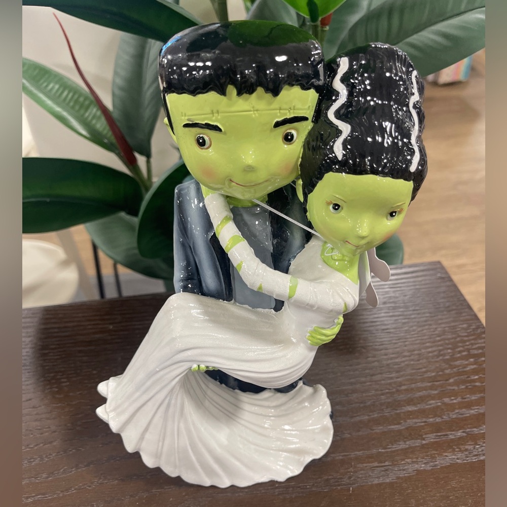 Halloween Frankenstein Monster Carrying His Bride Cute Resin Tabletop Decor NWT